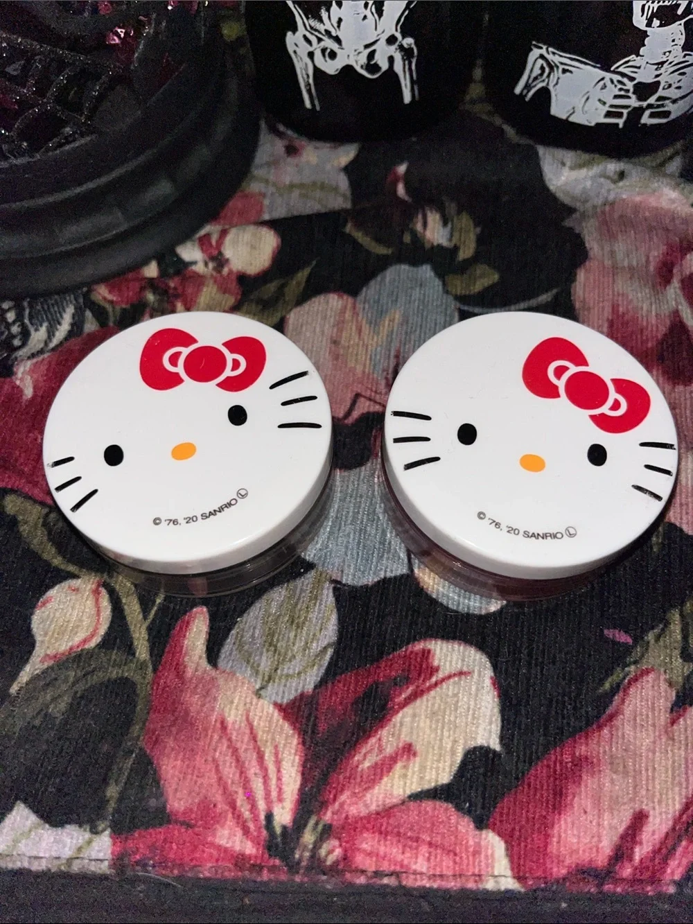 Sanrio Hello Kitty cream case/ cosmetic storage container for travel
